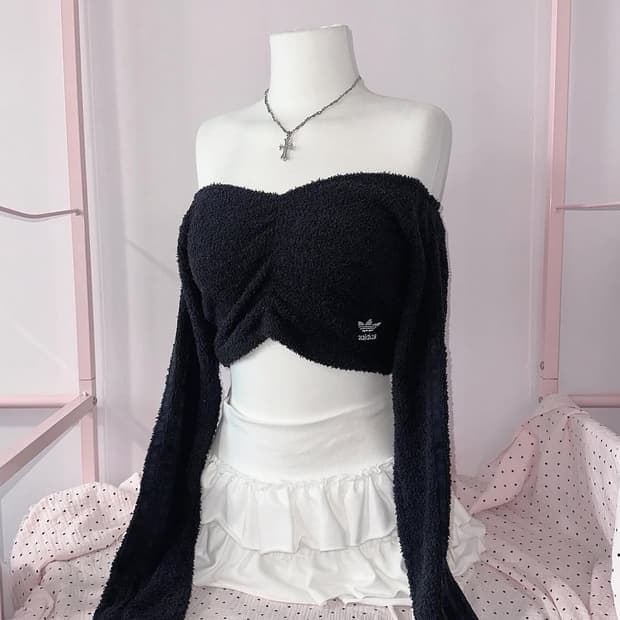 빈티지아디다스 제니깔 블랙 삼선 오프숄더 롱슬리브 크롭 제니탑
