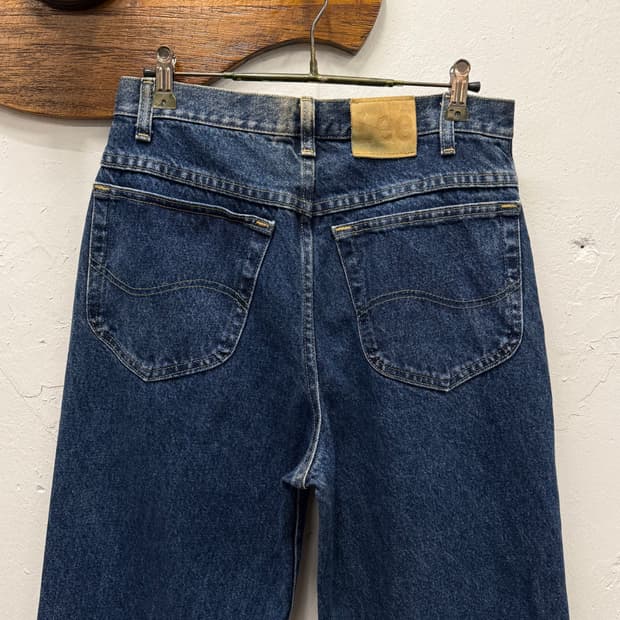 29.5) MEXICO Lee Straight Jeans