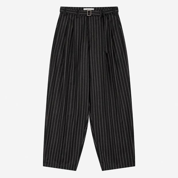 웨이비이스 벨티드 투턱 트라우저 차콜 스트라이프