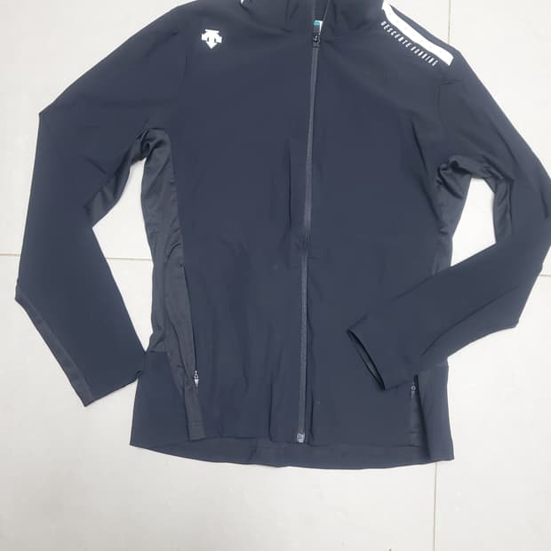 데상트 여성 블랙 집업 L(92)