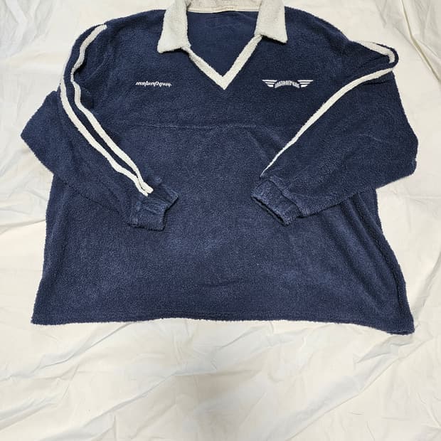 인스턴트펑크 브이넥 부클레 스웻셔츠