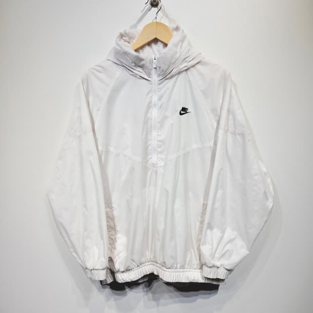 나이키(NIKE) 화이트 하프집업 아노락 바람막이