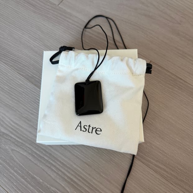 Astre 아스트흐 black square necklace