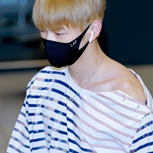 OAMC 스트라이프 긴팔 쭉티 티셔츠