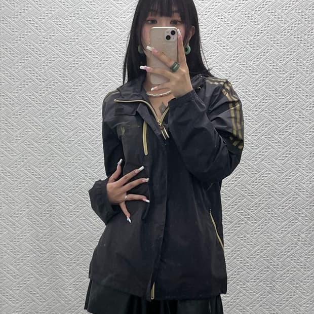 아디다스x리버풀 L.F.C 골드삼선 후드 바람막이자켓 100 C13799