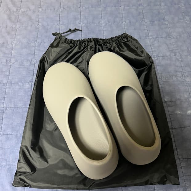 YEEZY SL-01 9사이즈 모카