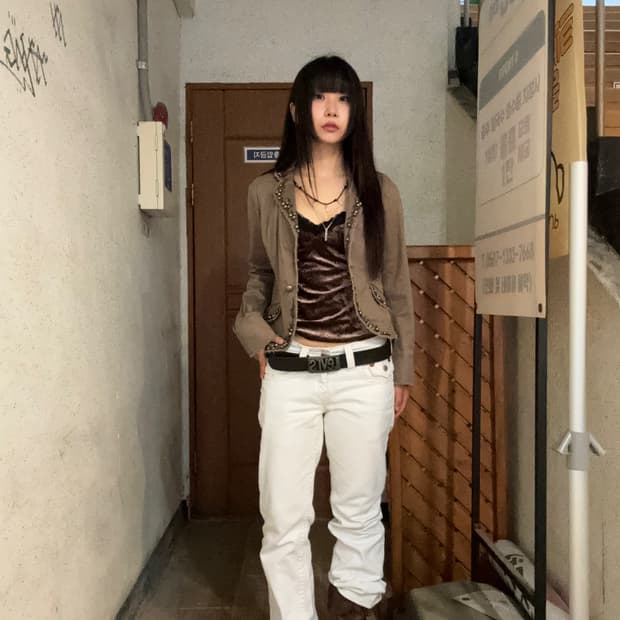 트루릴리젼 화이트 부츠컷
