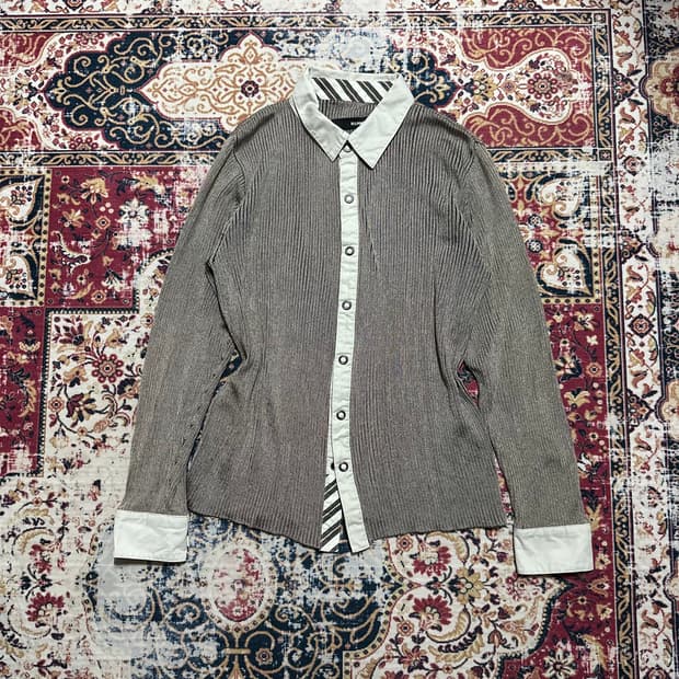 와투케 니트 셔츠