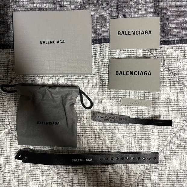 발렌시아가 로고레더 브레이슬릿