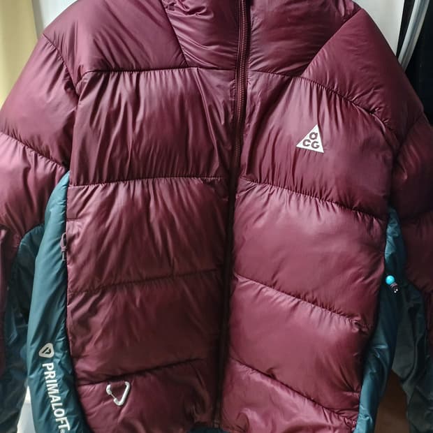 나이키 acg 루나레이크 마룬색상 s사이즈팝니다