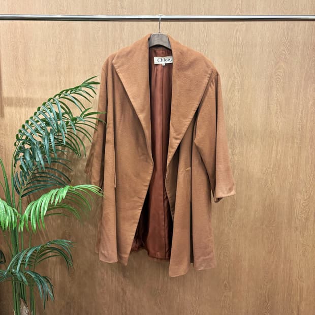 끌로에 오버핏 을 코트 드레이프 실루엣 와이드 카라 포켓 디테일 브라운
