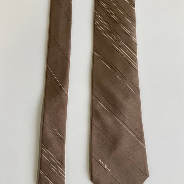 니나리치 넥타이