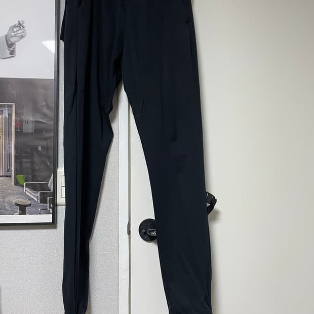 코트와일러  블랙 테크웨어 스트링 팬츠