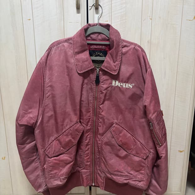 데우스 엑스 마키나 MA-1 플라이트 항공점퍼