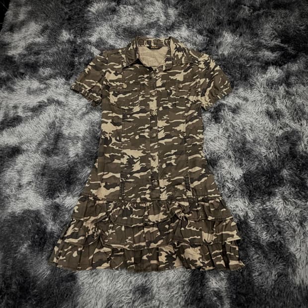 베이지 밀리터리 밑단 레이스 반팔 데님 원피스