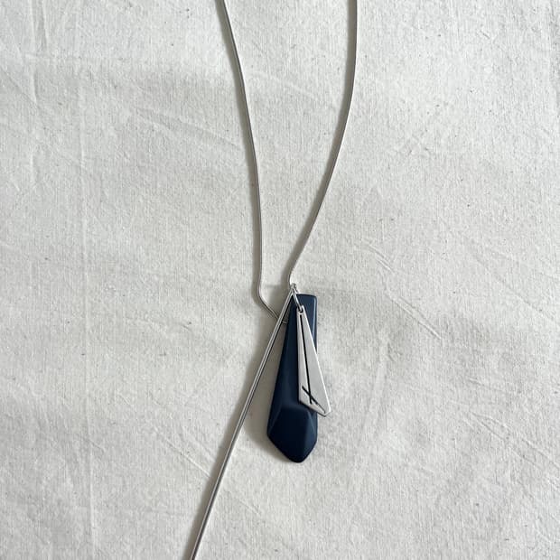 mordern chic drop necklace