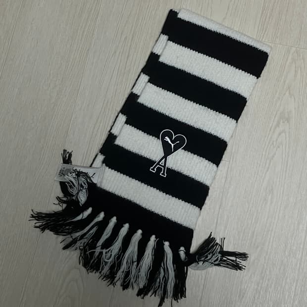 아미X퓨마 스트라이프 머플러