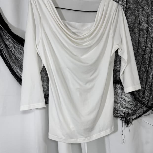 white shirring t-shirt