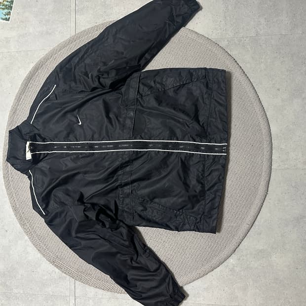 나이키 바람막이 L