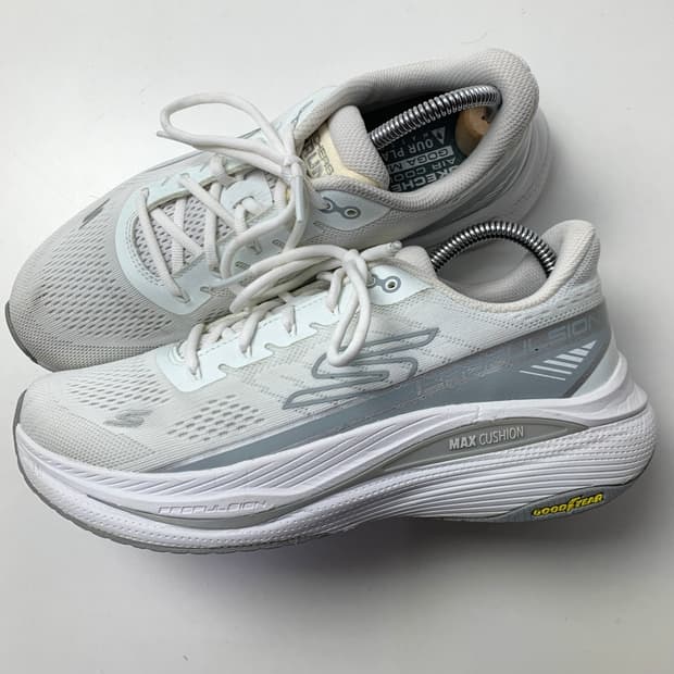 [240/정품] 스케쳐스 맥스쿠션 프로펄션 여성 운동화 신발
