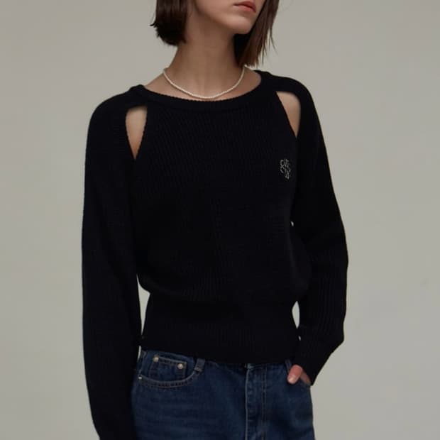 만오천원 급처! 닉앤니콜 컷아웃 니트 블랙