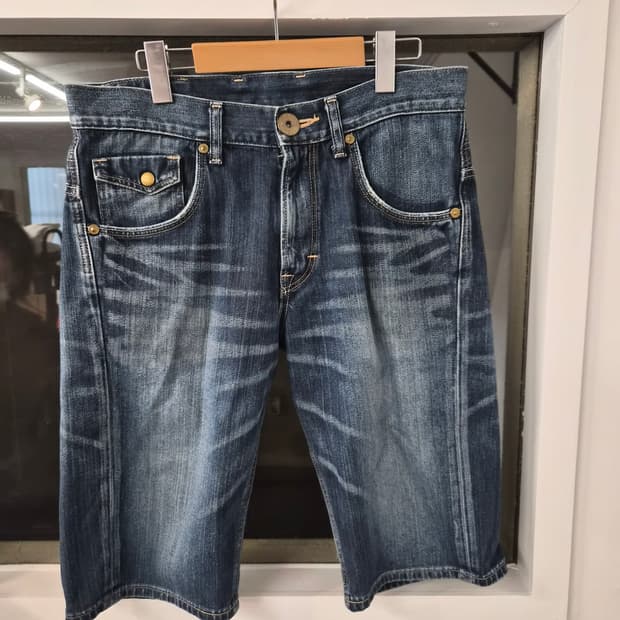 32) LEE COWBOY 신치백 데님 반바지 팝니다