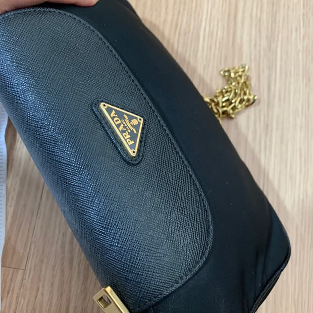 프라다크로스백