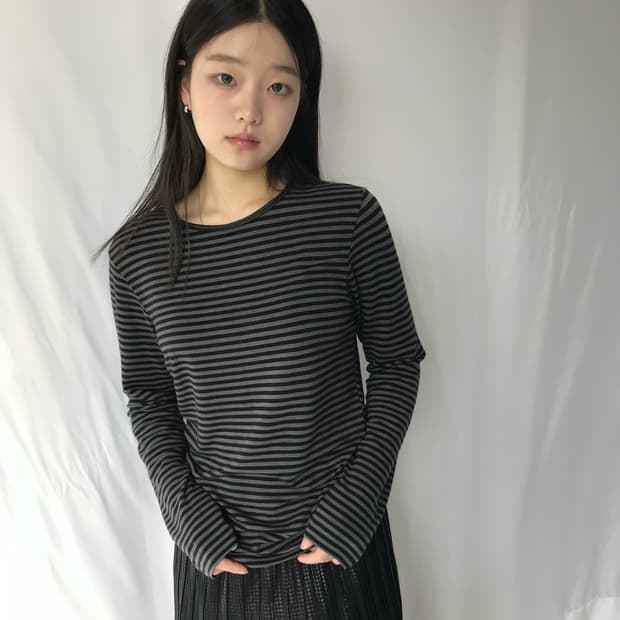 블랙 스트라이프 롱슬리브 
