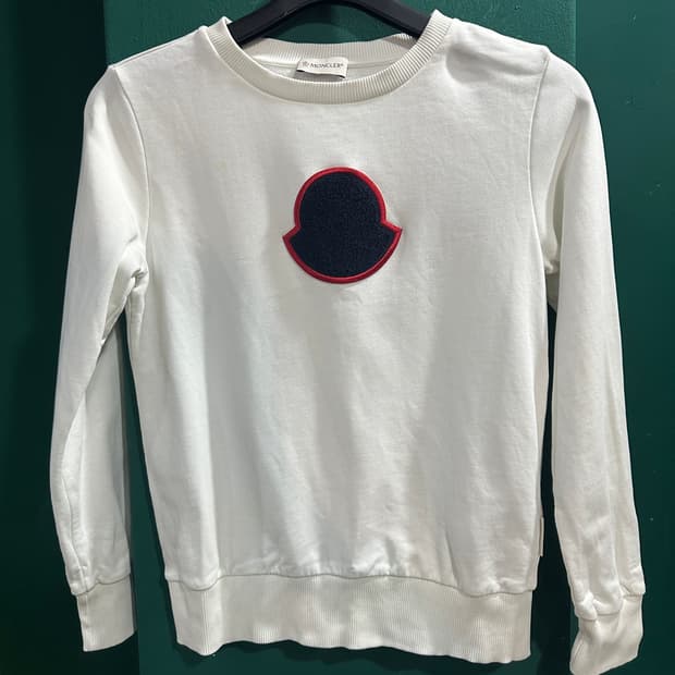 몽클레어 주니어 맨투맨