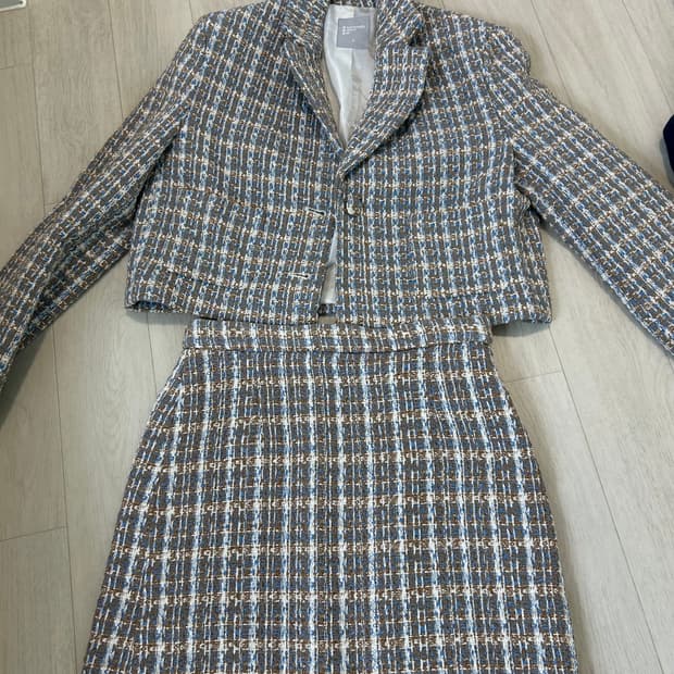 에잇세컨즈 트위드 세트