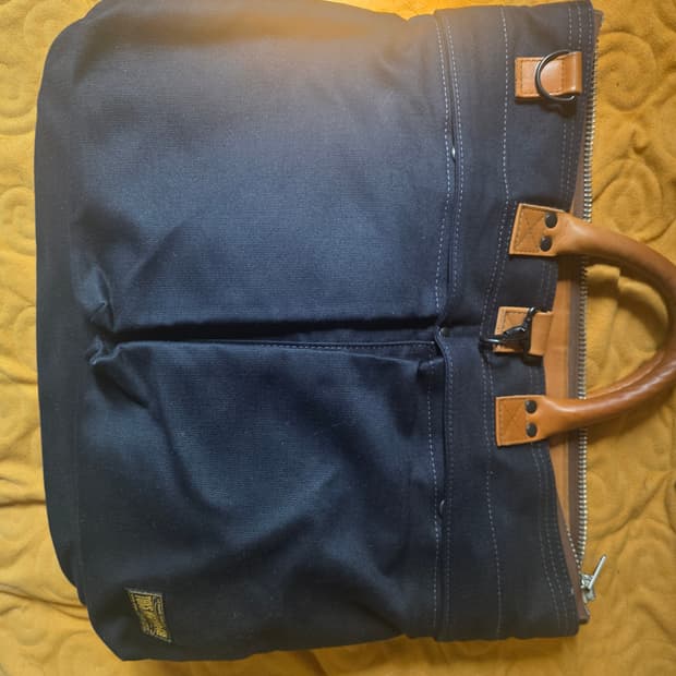 토이즈맥코이 캔버스 헬멧백 조스개러지 별주모델