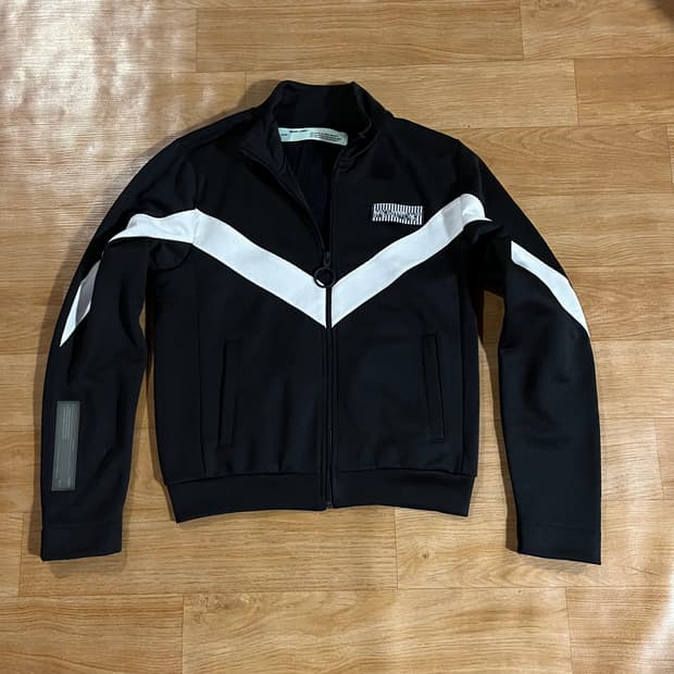 [95] 오프화이트 트랙자켓