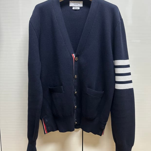 톰브라운 밀라노 브이넥 스티치 가디건