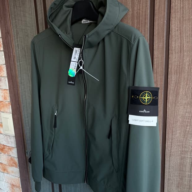 새상품(M)스톤아일랜드 와펜 패치 소프트쉘 후드 자켓 카키