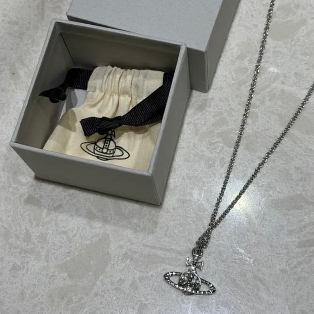 비비안웨스트우드 목걸이