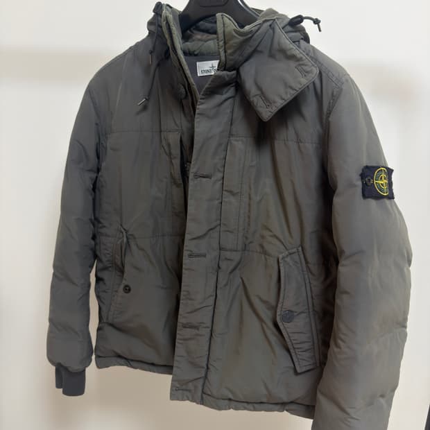 [백화점판, L] 스톤아일랜드 마이크로 랩 다운패딩 카키 그레이