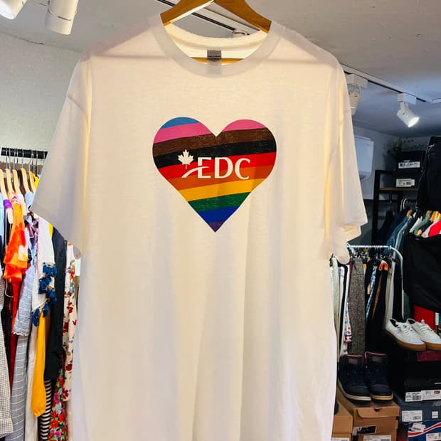 EDC 레인보우 하트 프린팅 반팔티 XL
