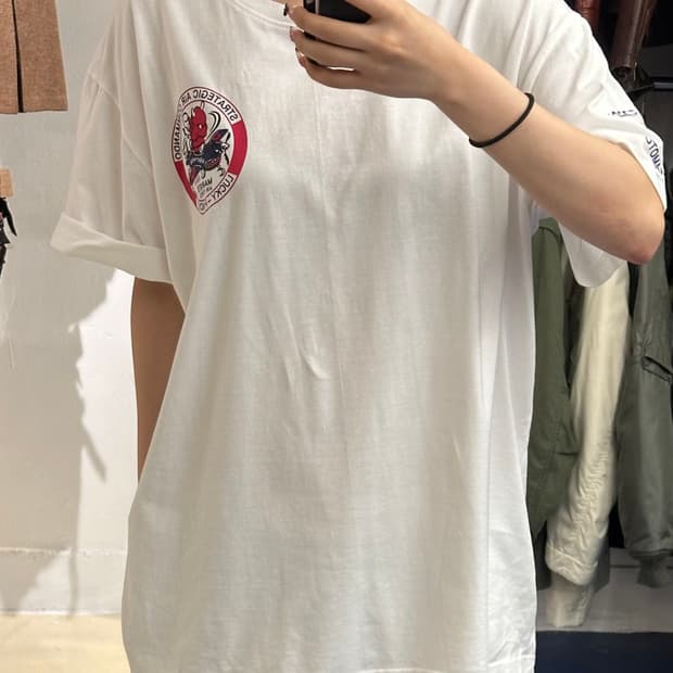 Ganthree 레드 데빌 맨 반팔티