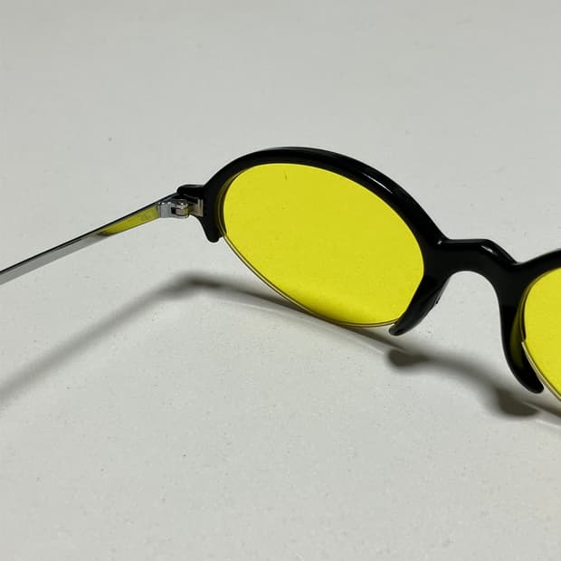반무테 빈티지 선글라스 black yellow