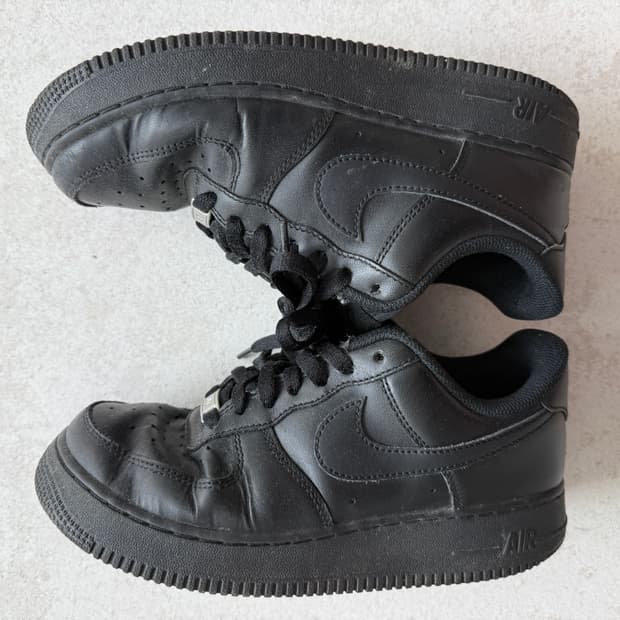 나이키 에어포스 트리플 블랙