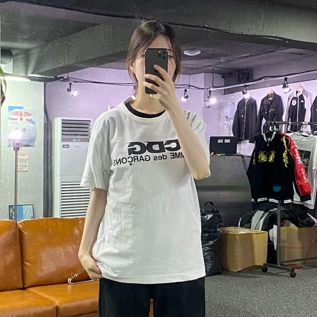 꼼데가르송 빅로고 화이트 반팔티 B2124