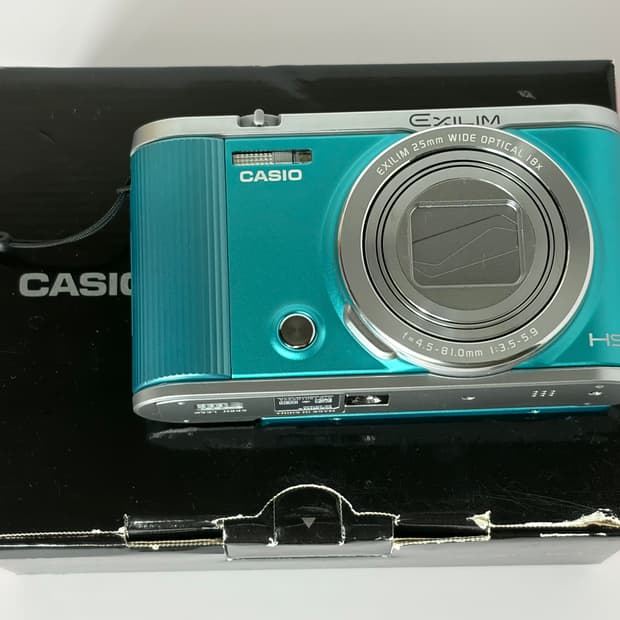 카시오 zr1800 틸트형 디카