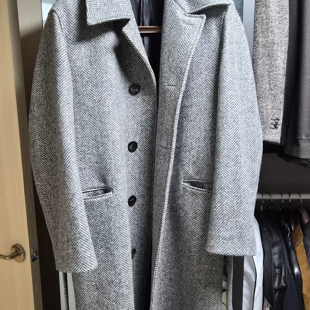 23fw) 솔리드옴므 헤링본 런웨이 코트