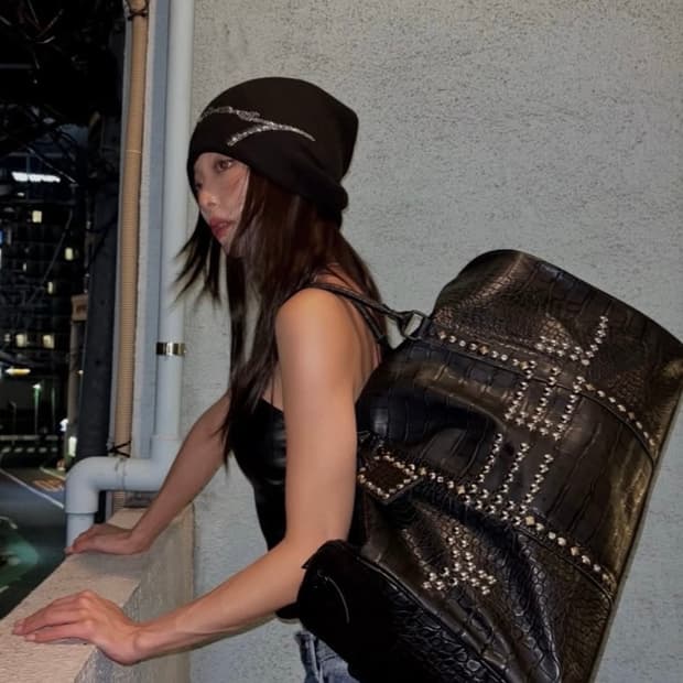 Yeel STUDDED FAUX CROCODILE DUFFLE BAG