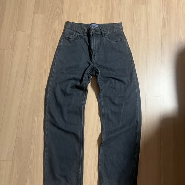 Uniqlo JWA 스트레이트 핏 데님