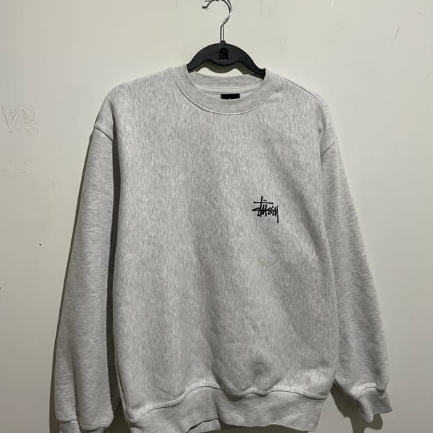 스투시 맨투맨 그레이