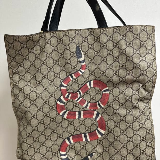 구찌 스네이크 토트백 + 스네이크 반지갑