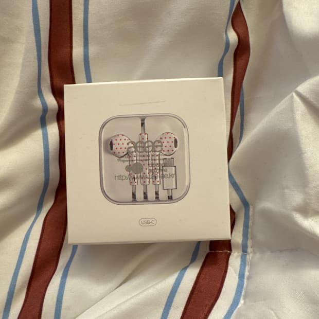 Aeae 이어폰 white/red  (미개봉)