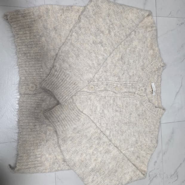 로엠 헤어리 아이보리 니트 가디건