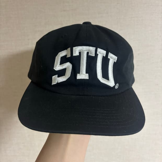 스투시 스투 아치 스트랩백 캡 블랙